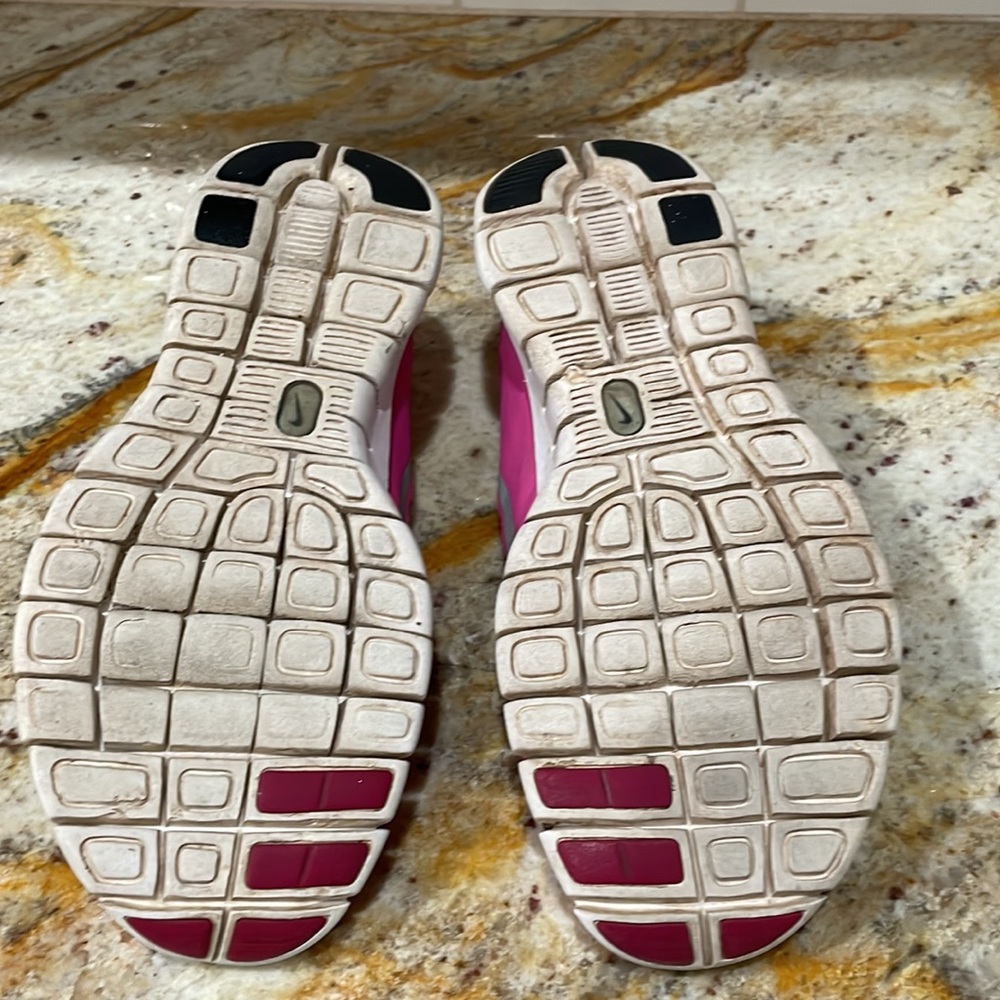 Nike Girls size 6Y Nike Free 5.0 shoe in dark pink and Orange womens size 7.5 - Picture 6 of 7